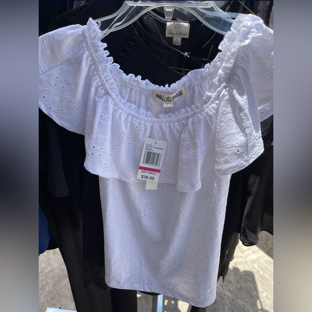 NWT Wallflower White Off Shoulder Top size XS